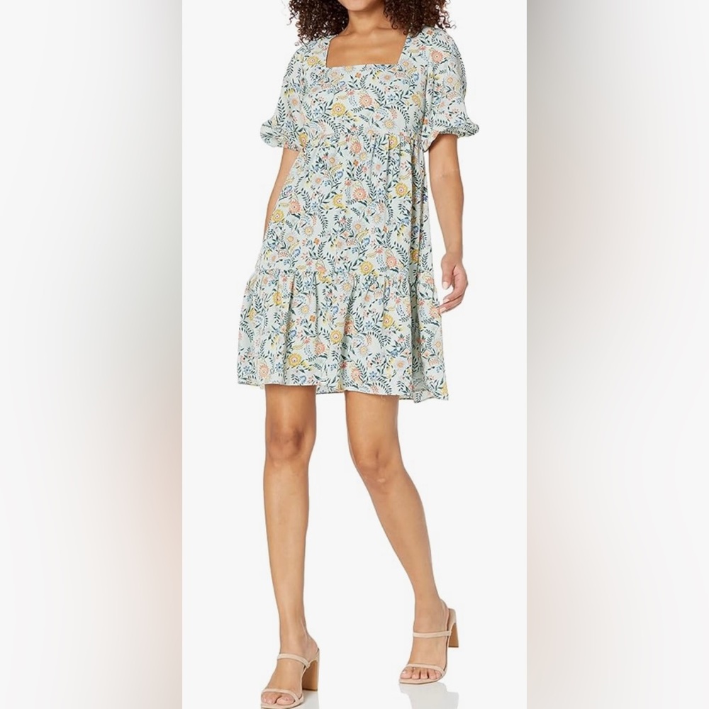 Bcbg floral baby doll box neck sinched sleeve flowy dress